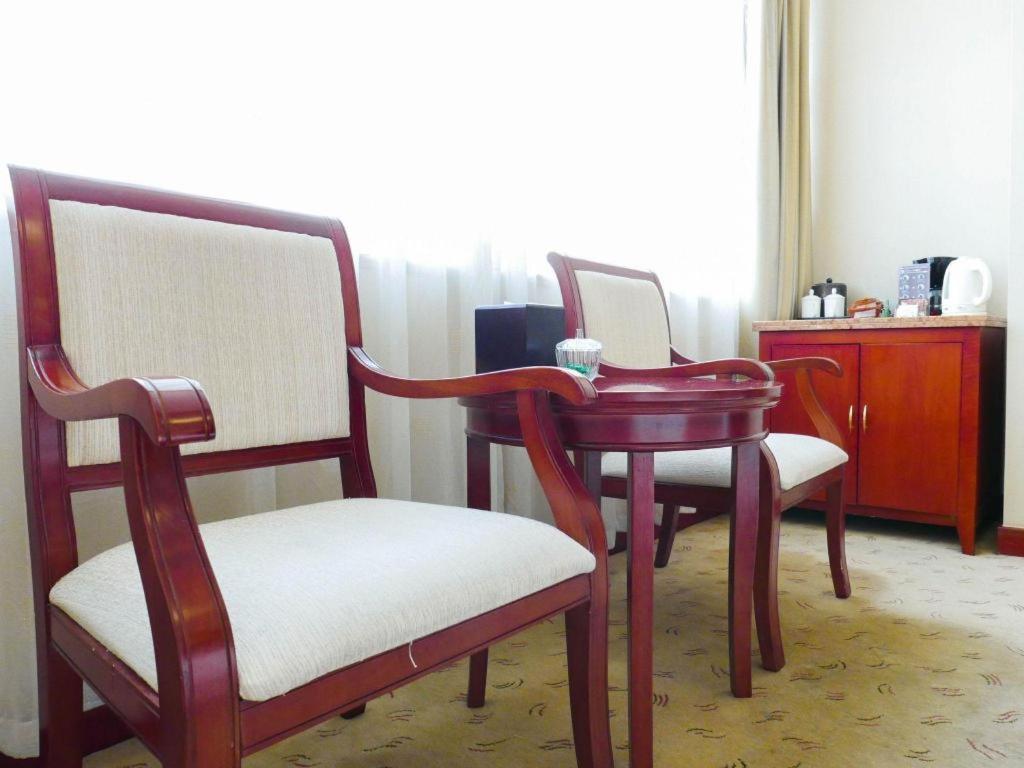 Shaanxi Business Hotel 4*